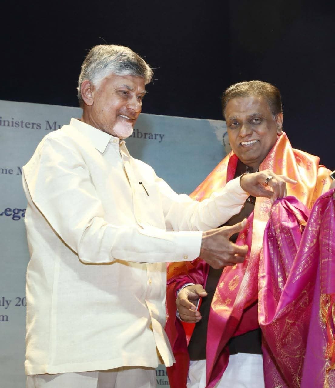 మీడియా గ్యాలరీ 10